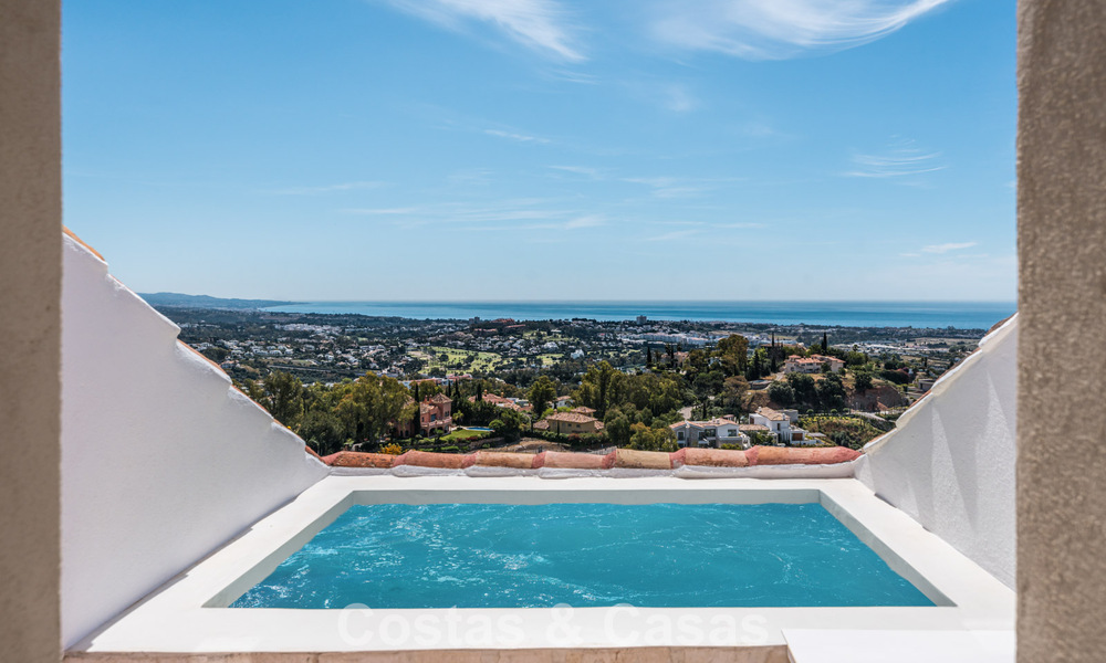 Duplex penthouse prêt à emménager avec vue imprenable sur la mer à vendre à Marbella - Benahavis 782415