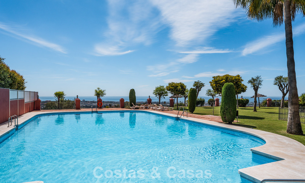 Duplex penthouse prêt à emménager avec vue imprenable sur la mer à vendre à Marbella - Benahavis 782416