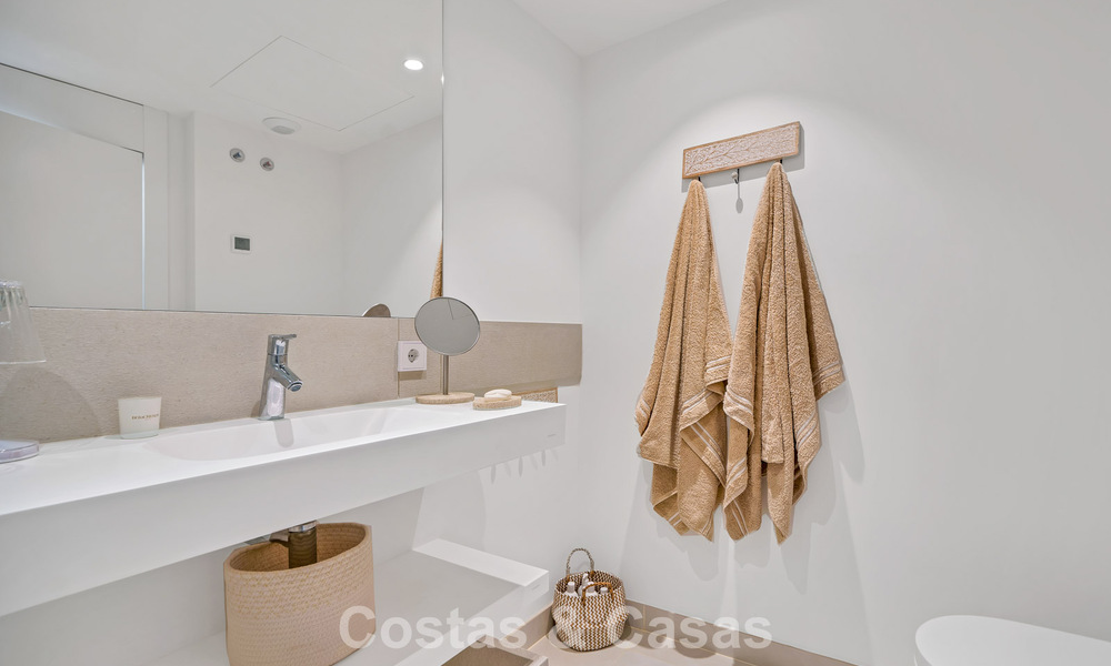 Appartement de luxe avec vue sur les montagnes et la mer, à vendre dans un complexe au style de vie avant-gardiste à Fuengirola, Costa del Sol 782095