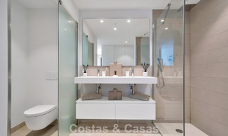 Appartement de luxe avec vue sur les montagnes et la mer, à vendre dans un complexe au style de vie avant-gardiste à Fuengirola, Costa del Sol 782101 