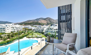 Appartement de luxe avec vue sur les montagnes et la mer, à vendre dans un complexe au style de vie avant-gardiste à Fuengirola, Costa del Sol 782104 