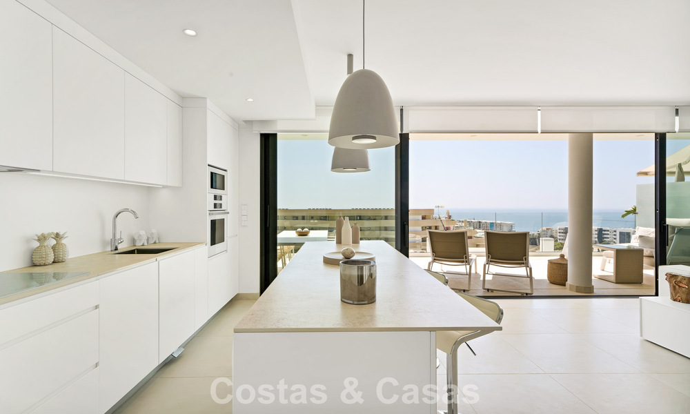 Appartement de luxe avec vue sur les montagnes et la mer, à vendre dans un complexe au style de vie avant-gardiste à Fuengirola, Costa del Sol 782108