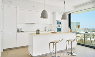 Appartement de luxe avec vue sur les montagnes et la mer, à vendre dans un complexe au style de vie avant-gardiste à Fuengirola, Costa del Sol 782113 