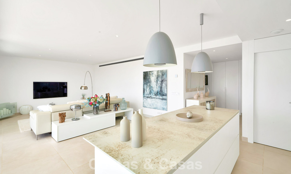 Appartement de luxe avec vue sur les montagnes et la mer, à vendre dans un complexe au style de vie avant-gardiste à Fuengirola, Costa del Sol 782117