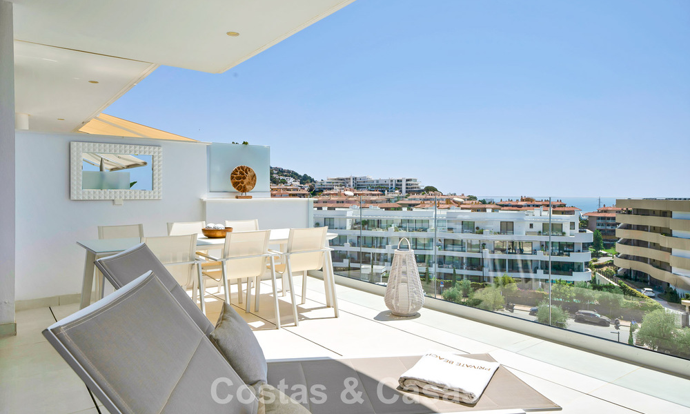 Appartement de luxe avec vue sur les montagnes et la mer, à vendre dans un complexe au style de vie avant-gardiste à Fuengirola, Costa del Sol 782123