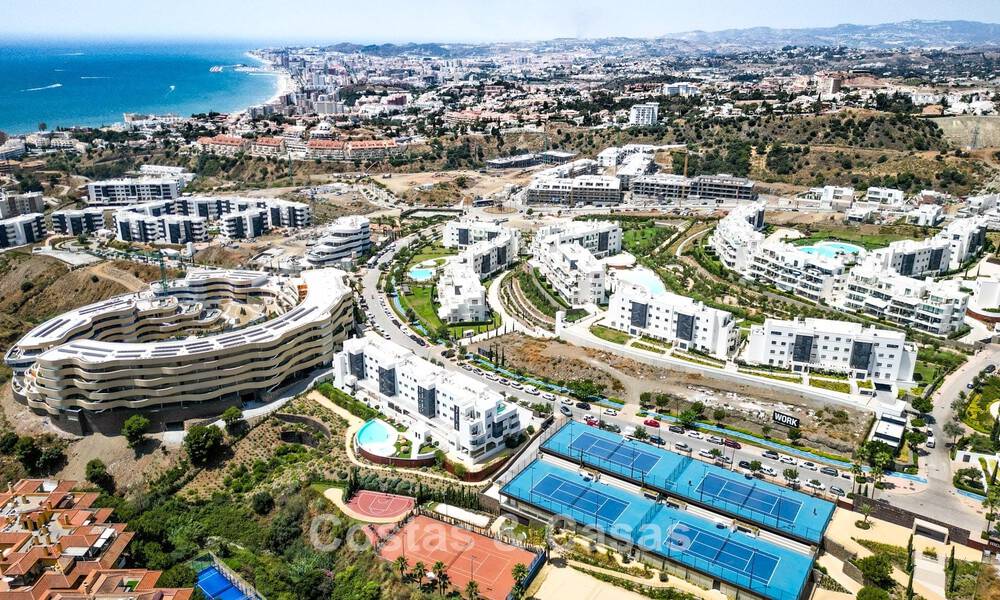 Appartement de luxe avec vue sur les montagnes et la mer, à vendre dans un complexe au style de vie avant-gardiste à Fuengirola, Costa del Sol 782126