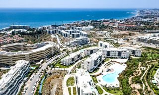 Appartement de luxe avec vue sur les montagnes et la mer, à vendre dans un complexe au style de vie avant-gardiste à Fuengirola, Costa del Sol 782130 