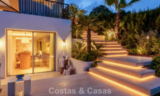 Villa de luxe, prête à emménager et élégamment rénovée, à vendre au cœur de la Vallée des Golfs de Nueva Andalucia, Marbella 783151 