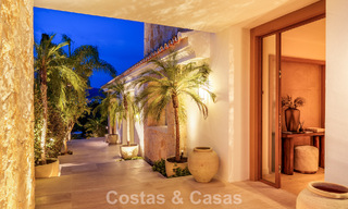 Villa de luxe, prête à emménager et élégamment rénovée, à vendre au cœur de la Vallée des Golfs de Nueva Andalucia, Marbella 783152 