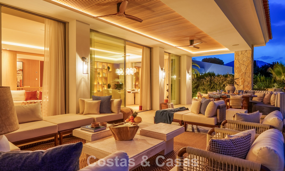 Villa de luxe, prête à emménager et élégamment rénovée, à vendre au cœur de la Vallée des Golfs de Nueva Andalucia, Marbella 783153