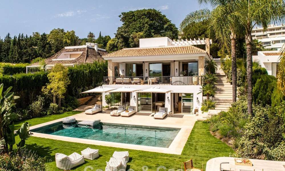 Villa de luxe, prête à emménager et élégamment rénovée, à vendre au cœur de la Vallée des Golfs de Nueva Andalucia, Marbella 783155