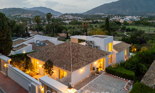 Villa de luxe, prête à emménager et élégamment rénovée, à vendre au cœur de la Vallée des Golfs de Nueva Andalucia, Marbella 783159 