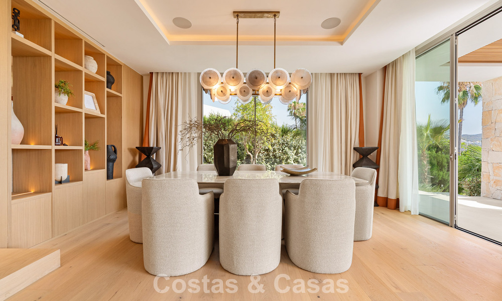 Villa de luxe, prête à emménager et élégamment rénovée, à vendre au cœur de la Vallée des Golfs de Nueva Andalucia, Marbella 783167