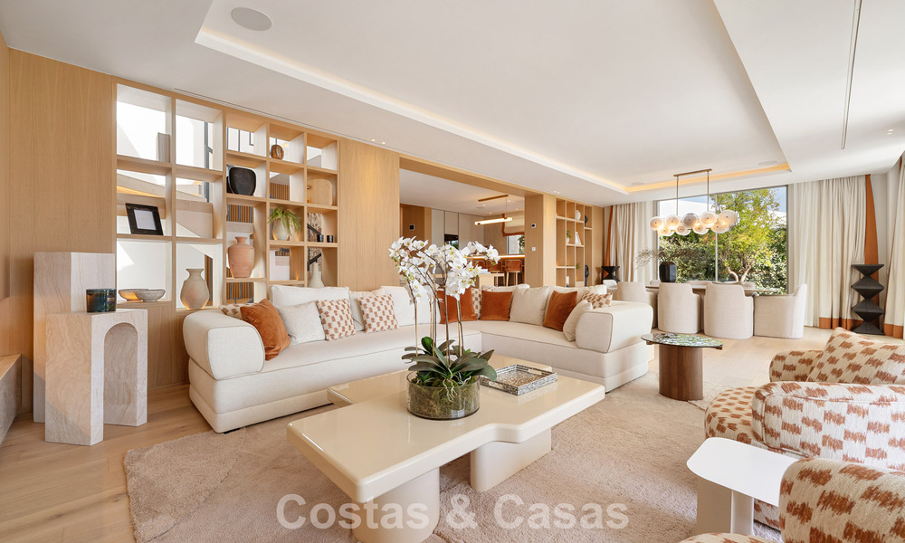Villa de luxe, prête à emménager et élégamment rénovée, à vendre au cœur de la Vallée des Golfs de Nueva Andalucia, Marbella 783169