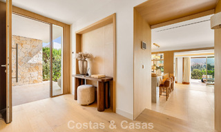 Villa de luxe, prête à emménager et élégamment rénovée, à vendre au cœur de la Vallée des Golfs de Nueva Andalucia, Marbella 783173 