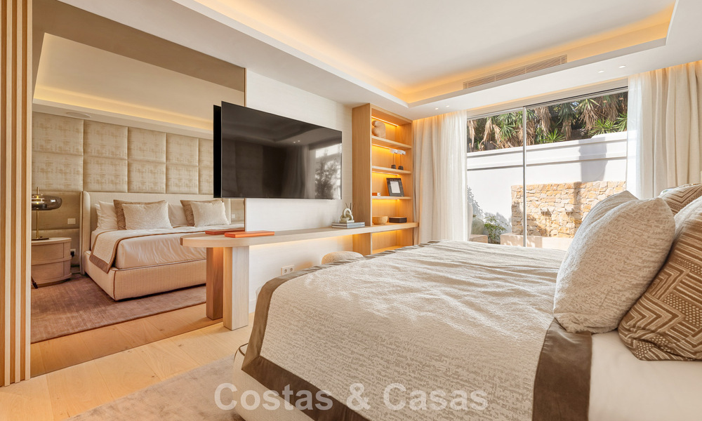 Villa de luxe, prête à emménager et élégamment rénovée, à vendre au cœur de la Vallée des Golfs de Nueva Andalucia, Marbella 783177