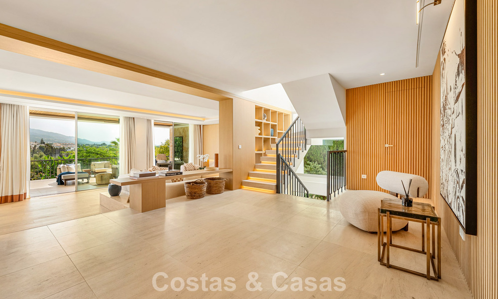 Villa de luxe, prête à emménager et élégamment rénovée, à vendre au cœur de la Vallée des Golfs de Nueva Andalucia, Marbella 783182