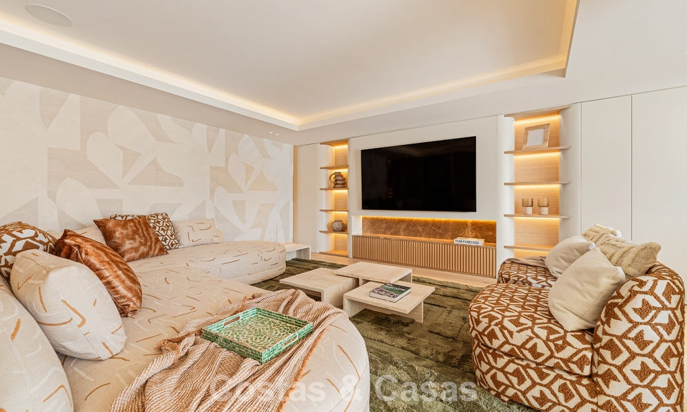 Villa de luxe, prête à emménager et élégamment rénovée, à vendre au cœur de la Vallée des Golfs de Nueva Andalucia, Marbella 783185