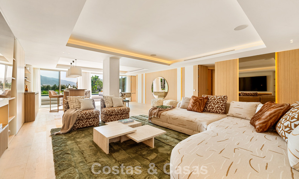 Villa de luxe, prête à emménager et élégamment rénovée, à vendre au cœur de la Vallée des Golfs de Nueva Andalucia, Marbella 783189