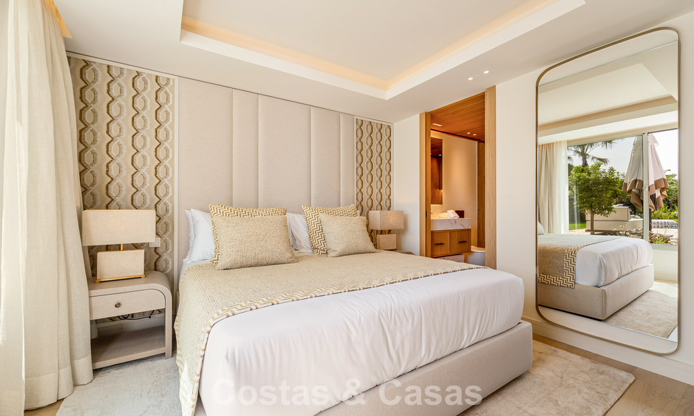 Villa de luxe, prête à emménager et élégamment rénovée, à vendre au cœur de la Vallée des Golfs de Nueva Andalucia, Marbella 783192