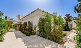Villa de luxe, prête à emménager et élégamment rénovée, à vendre au cœur de la Vallée des Golfs de Nueva Andalucia, Marbella 783197 