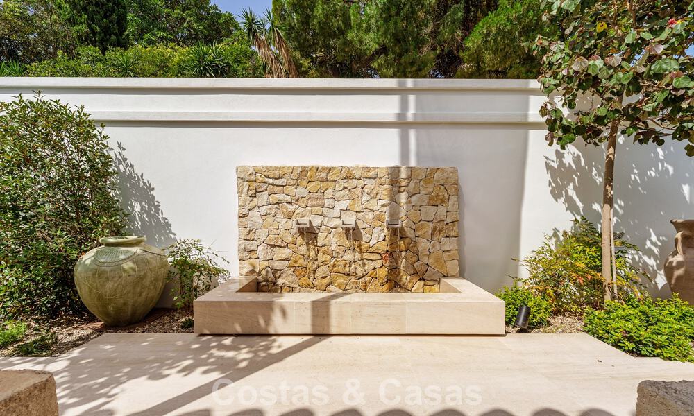 Villa de luxe, prête à emménager et élégamment rénovée, à vendre au cœur de la Vallée des Golfs de Nueva Andalucia, Marbella 783198