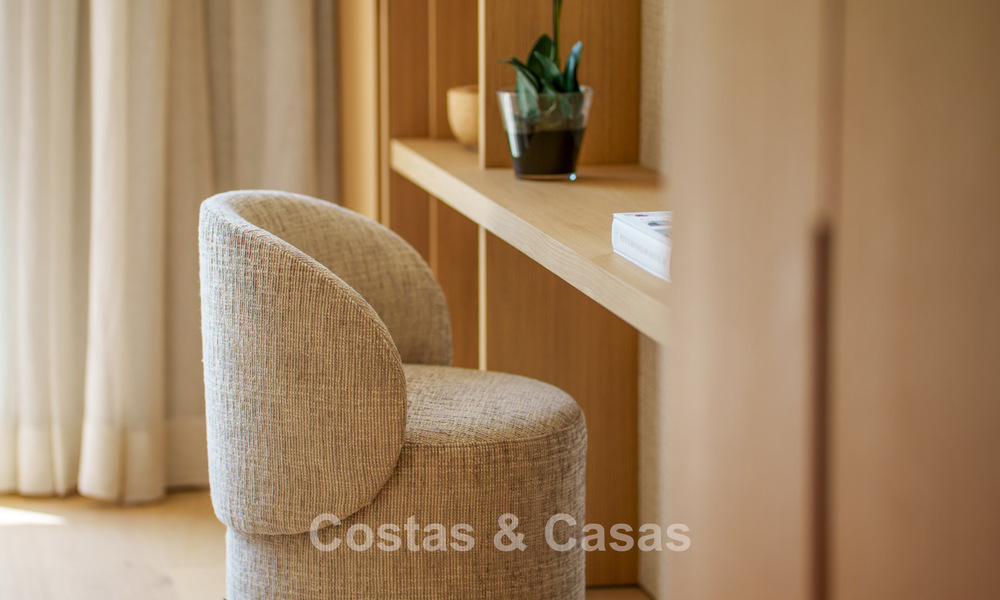 Villa de luxe, prête à emménager et élégamment rénovée, à vendre au cœur de la Vallée des Golfs de Nueva Andalucia, Marbella 783205