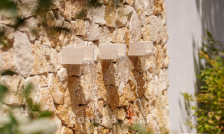 Villa de luxe, prête à emménager et élégamment rénovée, à vendre au cœur de la Vallée des Golfs de Nueva Andalucia, Marbella 783211 