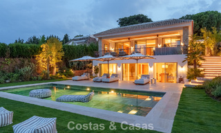 Villa de luxe, prête à emménager et élégamment rénovée, à vendre au cœur de la Vallée des Golfs de Nueva Andalucia, Marbella 783212 