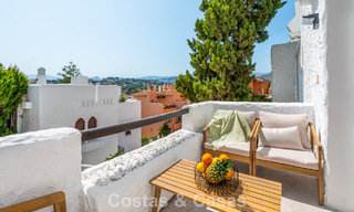 Duplex penthouse prêt à emménager à vendre dans une résidence sécurisée à Rio Verde - Nueva Andalucia, Marbella 782202 