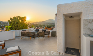 Duplex penthouse prêt à emménager à vendre dans une résidence sécurisée à Rio Verde - Nueva Andalucia, Marbella 782207 