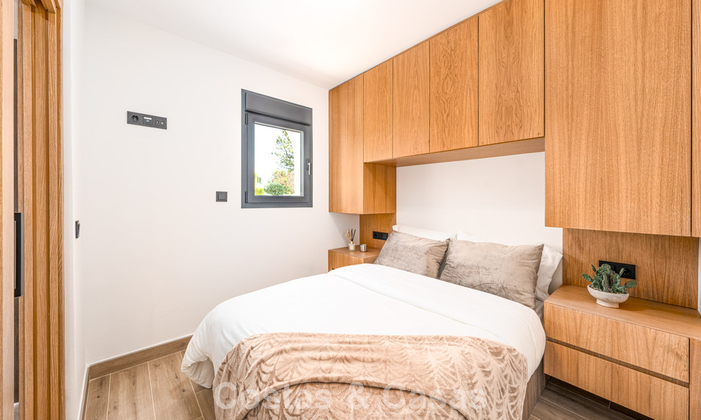 Duplex penthouse prêt à emménager à vendre dans une résidence sécurisée à Rio Verde - Nueva Andalucia, Marbella 782212