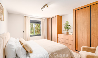 Duplex penthouse prêt à emménager à vendre dans une résidence sécurisée à Rio Verde - Nueva Andalucia, Marbella 782215 