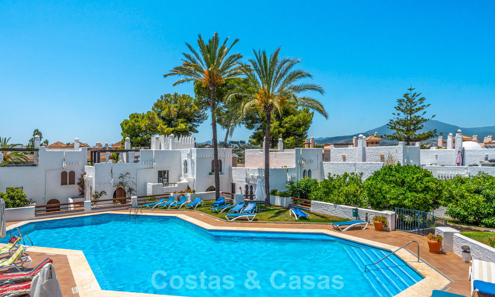 Duplex penthouse prêt à emménager à vendre dans une résidence sécurisée à Rio Verde - Nueva Andalucia, Marbella 782217