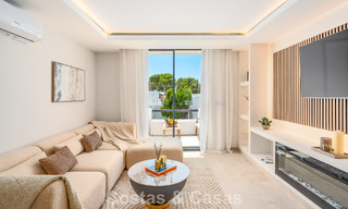 Duplex penthouse prêt à emménager à vendre dans une résidence sécurisée à Rio Verde - Nueva Andalucia, Marbella 782221 