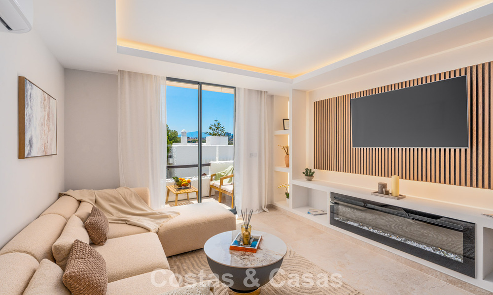 Duplex penthouse prêt à emménager à vendre dans une résidence sécurisée à Rio Verde - Nueva Andalucia, Marbella 782222