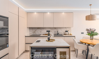 Duplex penthouse prêt à emménager à vendre dans une résidence sécurisée à Rio Verde - Nueva Andalucia, Marbella 782224 