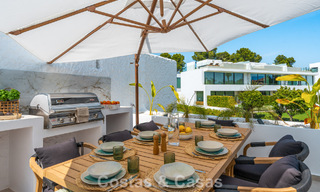 Duplex penthouse prêt à emménager à vendre dans une résidence sécurisée à Rio Verde - Nueva Andalucia, Marbella 782231 