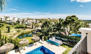 Villa méditerranéenne prête à emménager à vendre dans un complexe de golf sécurisé sur le New Golden Mile, entre Marbella et Estepona 782147 