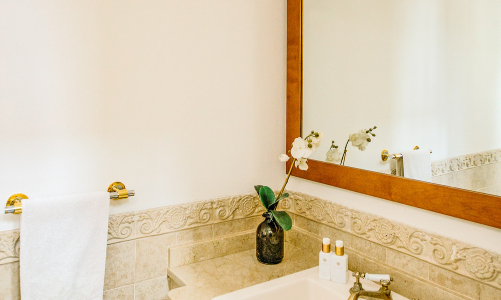 Villa méditerranéenne prête à emménager à vendre dans un complexe de golf sécurisé sur le New Golden Mile, entre Marbella et Estepona 782154