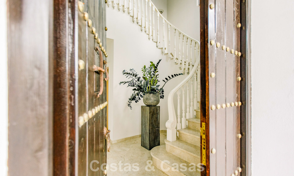 Villa méditerranéenne prête à emménager à vendre dans un complexe de golf sécurisé sur le New Golden Mile, entre Marbella et Estepona 782165