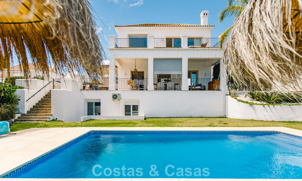 Villa méditerranéenne prête à emménager à vendre dans un complexe de golf sécurisé sur le New Golden Mile, entre Marbella et Estepona 782166