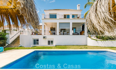 Villa méditerranéenne prête à emménager à vendre dans un complexe de golf sécurisé sur le New Golden Mile, entre Marbella et Estepona 782166
