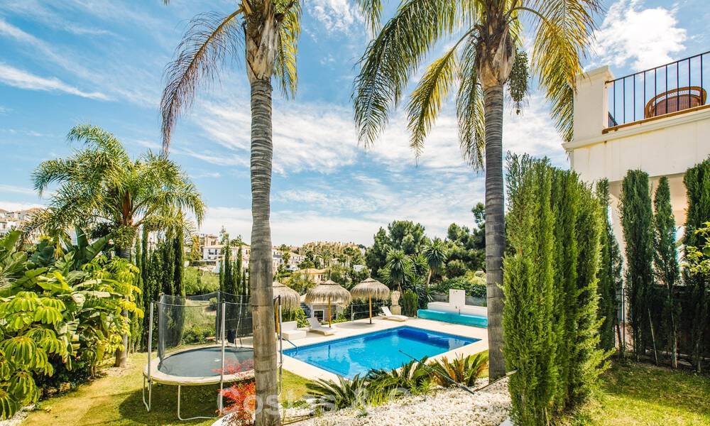 Villa méditerranéenne prête à emménager à vendre dans un complexe de golf sécurisé sur le New Golden Mile, entre Marbella et Estepona 782167