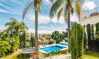 Villa méditerranéenne prête à emménager à vendre dans un complexe de golf sécurisé sur le New Golden Mile, entre Marbella et Estepona 782167 