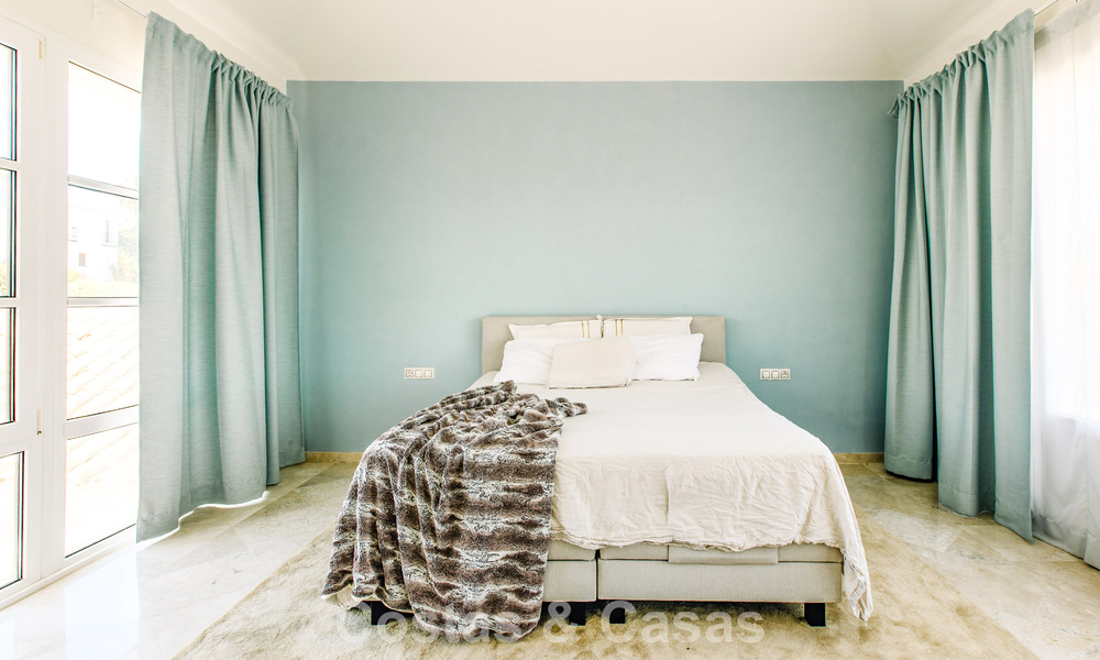 Villa méditerranéenne prête à emménager à vendre dans un complexe de golf sécurisé sur le New Golden Mile, entre Marbella et Estepona 782169