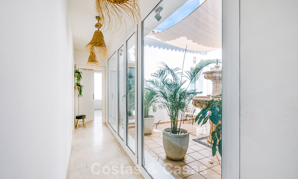 Villa méditerranéenne prête à emménager à vendre dans un complexe de golf sécurisé sur le New Golden Mile, entre Marbella et Estepona 782174