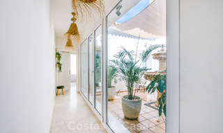 Villa méditerranéenne prête à emménager à vendre dans un complexe de golf sécurisé sur le New Golden Mile, entre Marbella et Estepona 782174 