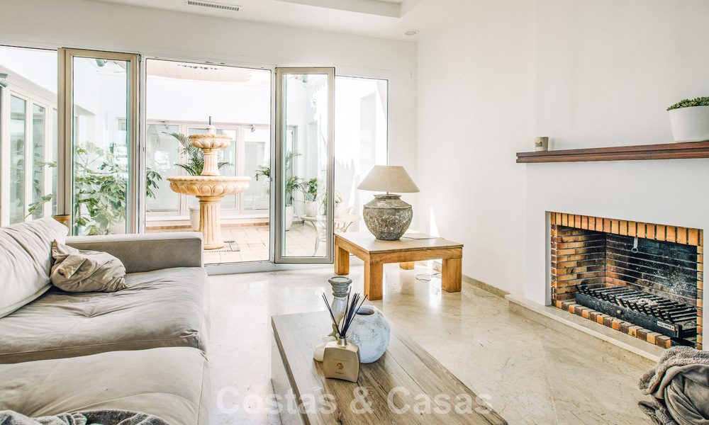 Villa méditerranéenne prête à emménager à vendre dans un complexe de golf sécurisé sur le New Golden Mile, entre Marbella et Estepona 782184