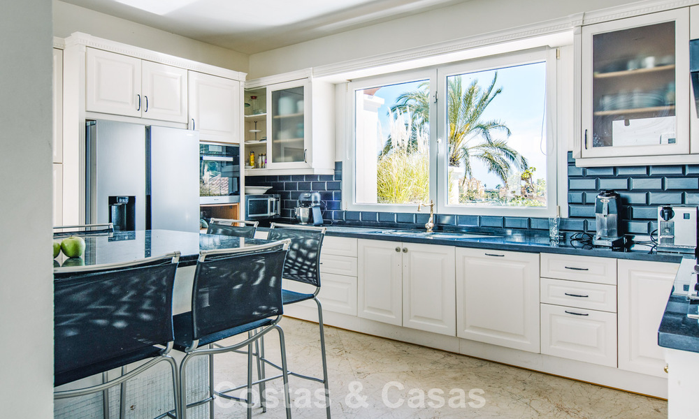 Villa méditerranéenne prête à emménager à vendre dans un complexe de golf sécurisé sur le New Golden Mile, entre Marbella et Estepona 782186